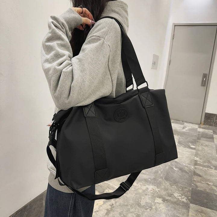 Weather-Resistant Travel Duffle Bag Kalsten