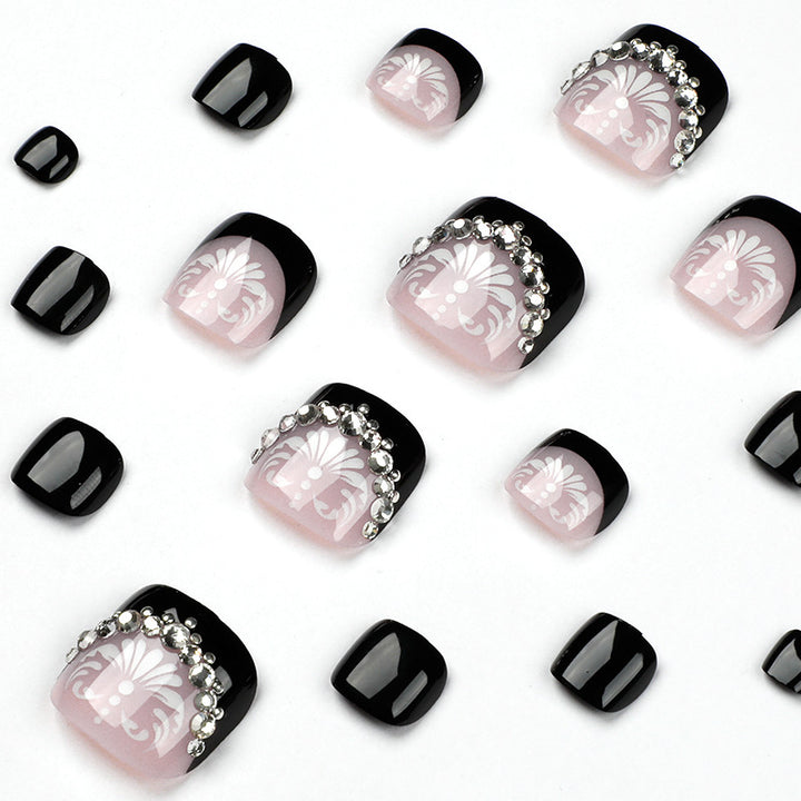 Artful toenail art with elegant glitter accent Kalsten