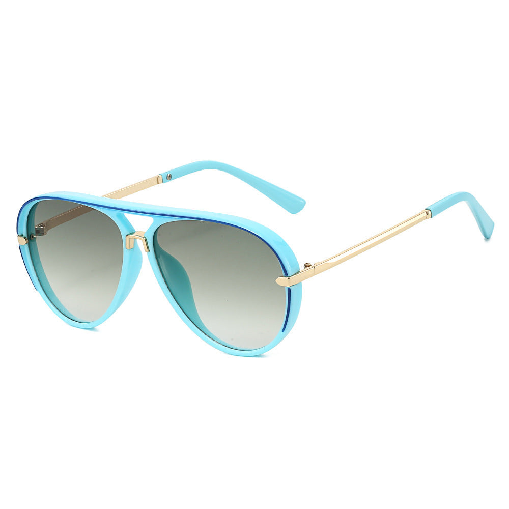 Elegant Aviator Sunglasses with Gold Accents Kalsten