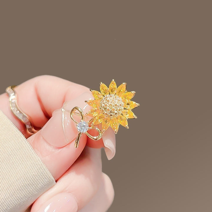 Flower brooch Kalsten