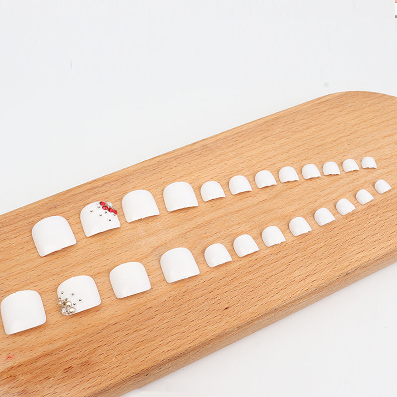 Decorative White Press-On Nail Tips Set Kalsten