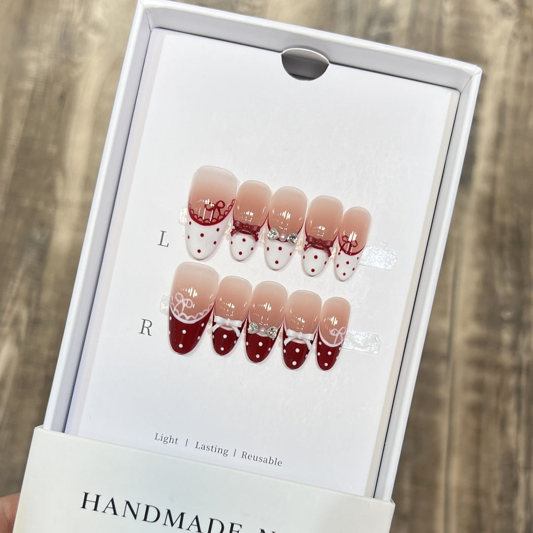 Elegant Reusable Press-On Nails with Artistic Details Kalsten
