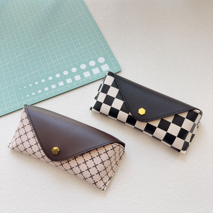 Checkered Pattern Eyewear Case Kalsten