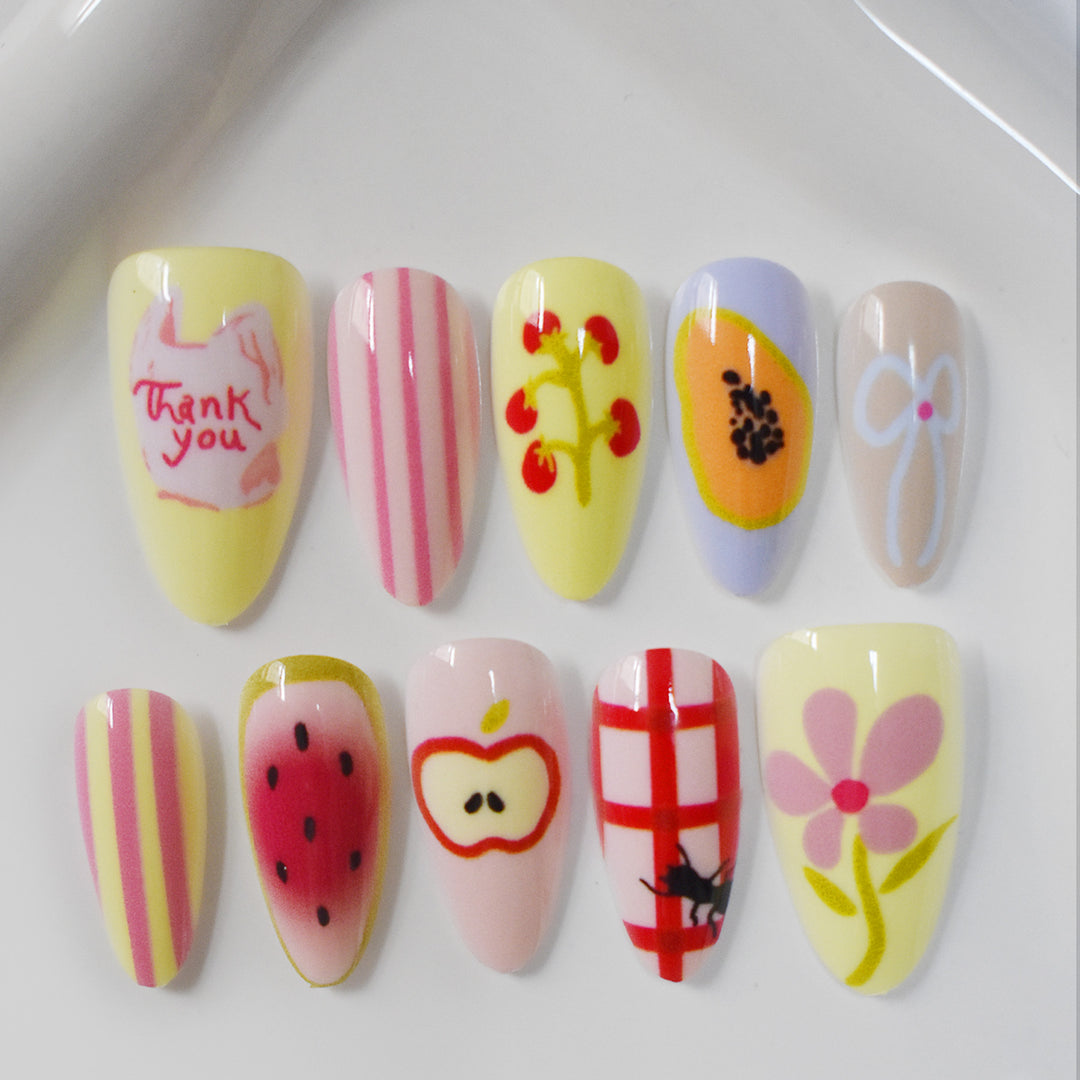 Artistic Themed Press-On Nail Art Set Kalsten