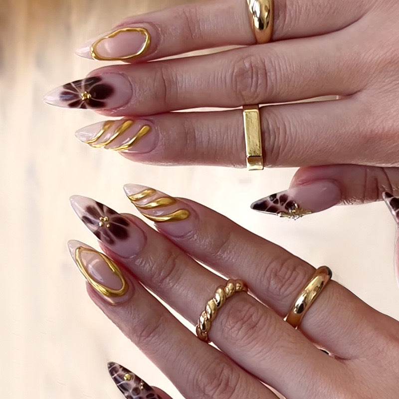 Nail art set with luxurious 3D decorations and golden accents Kalsten