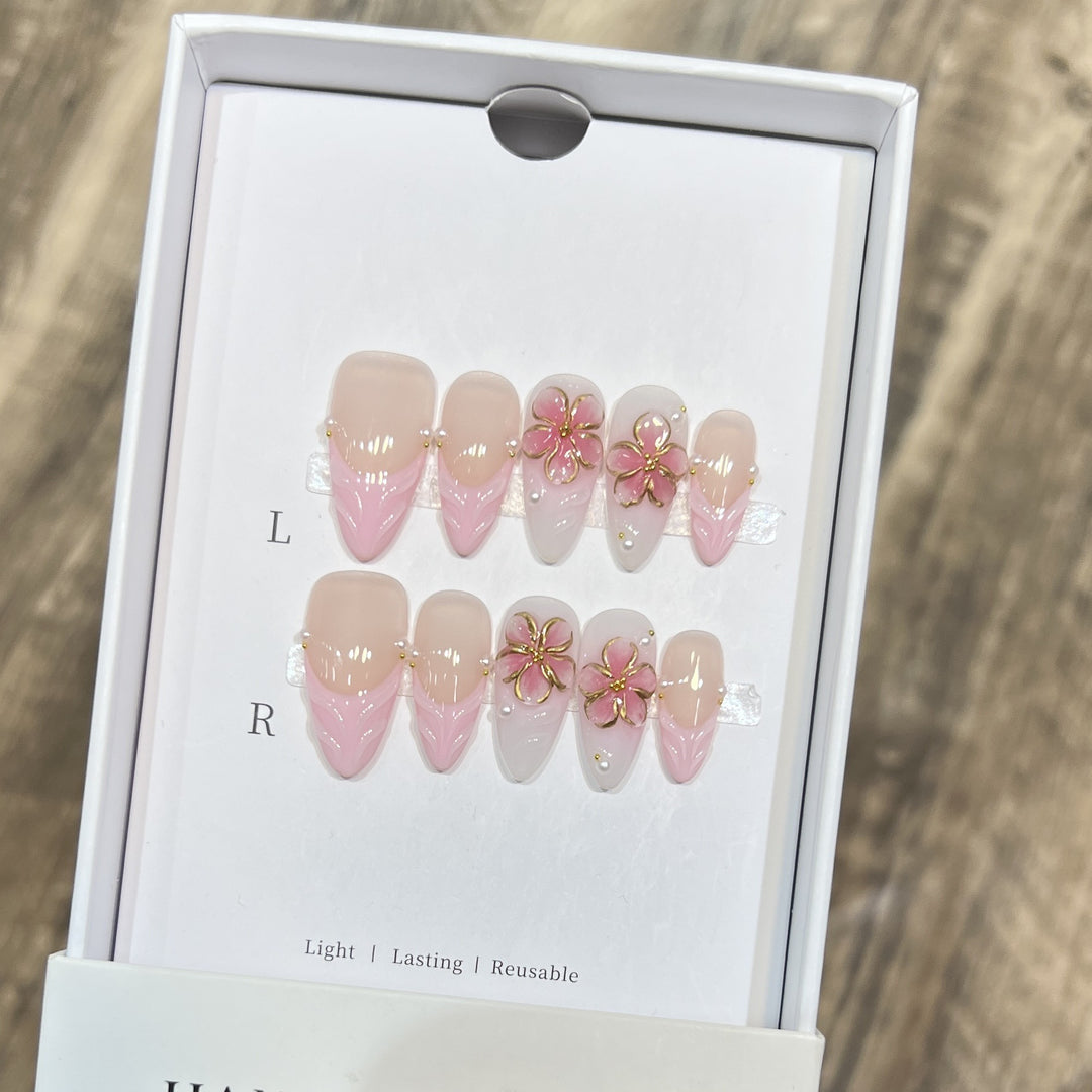 Artisan Floral-Themed Press-On Nails Set Kalsten