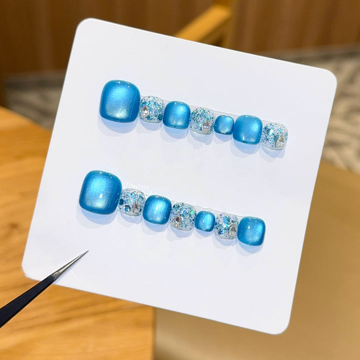Sparkling artificial nails with glamorous design Kalsten