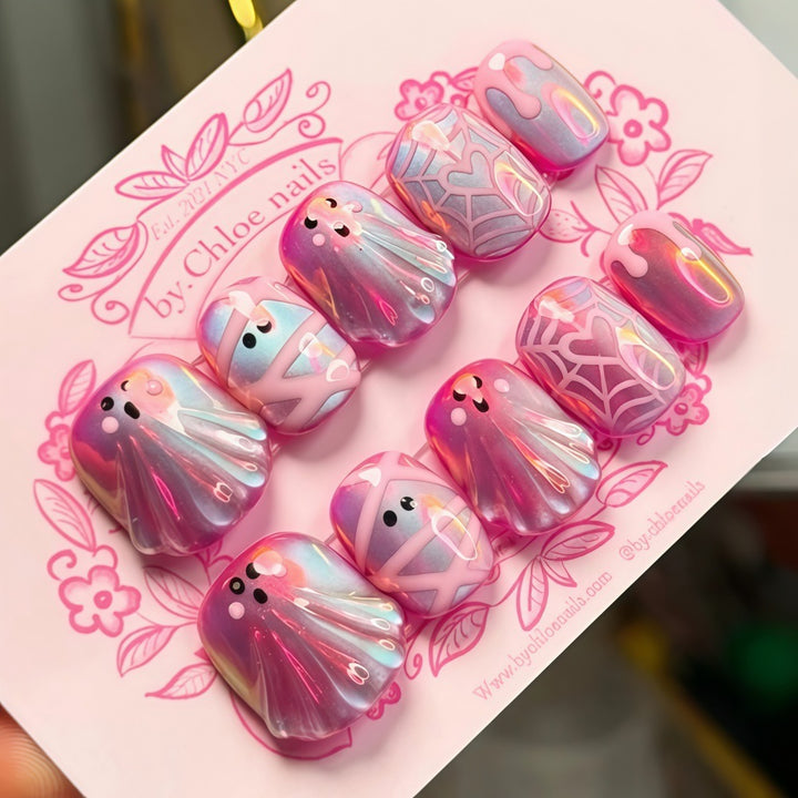 Creative art nails with playful underwater motif Kalsten