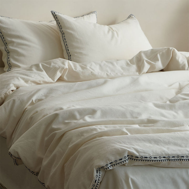 Bedding set made of organic cotton-linen with fine border embroidery