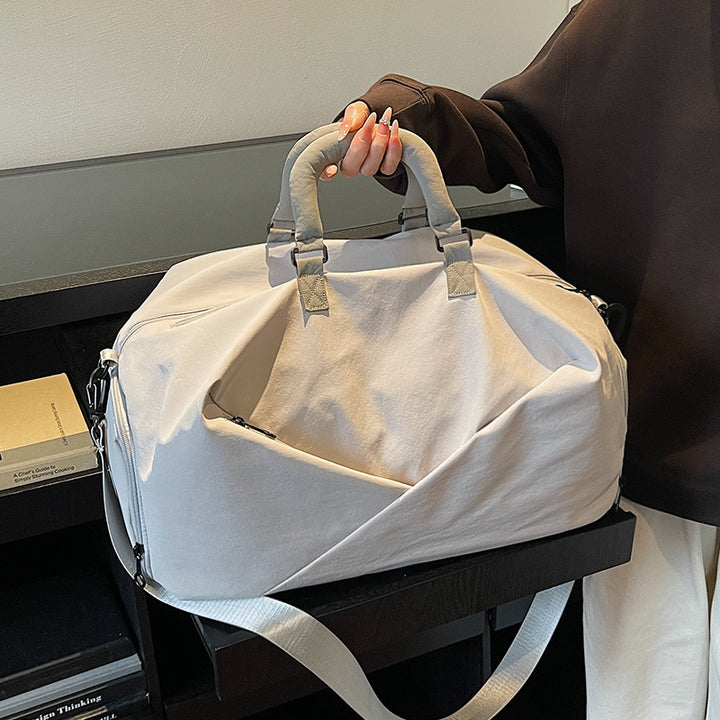 Versatile Utility Weekend Duffle Bag