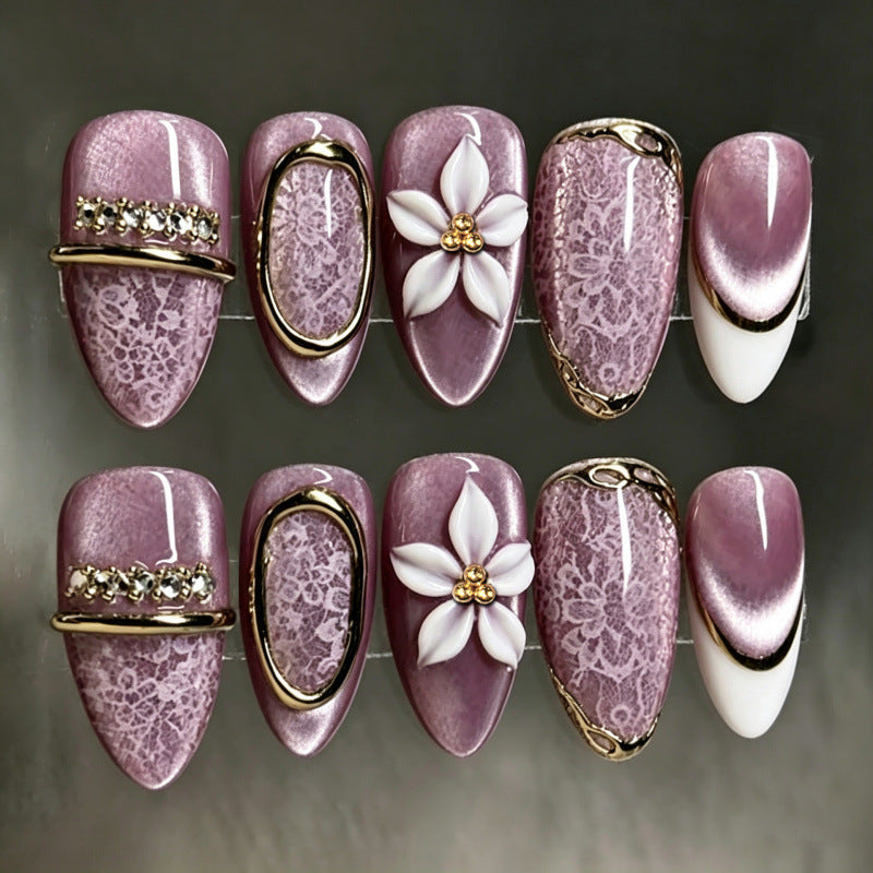 Elegant Lace-Inspired Press-On Nail Set