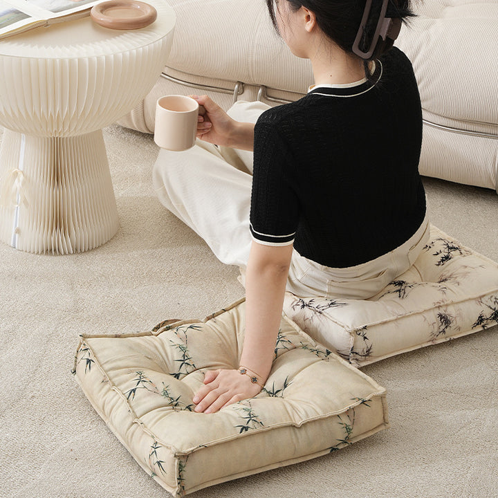 Padded square seat cushion with tufted stitching and fine bamboo print Kalsten