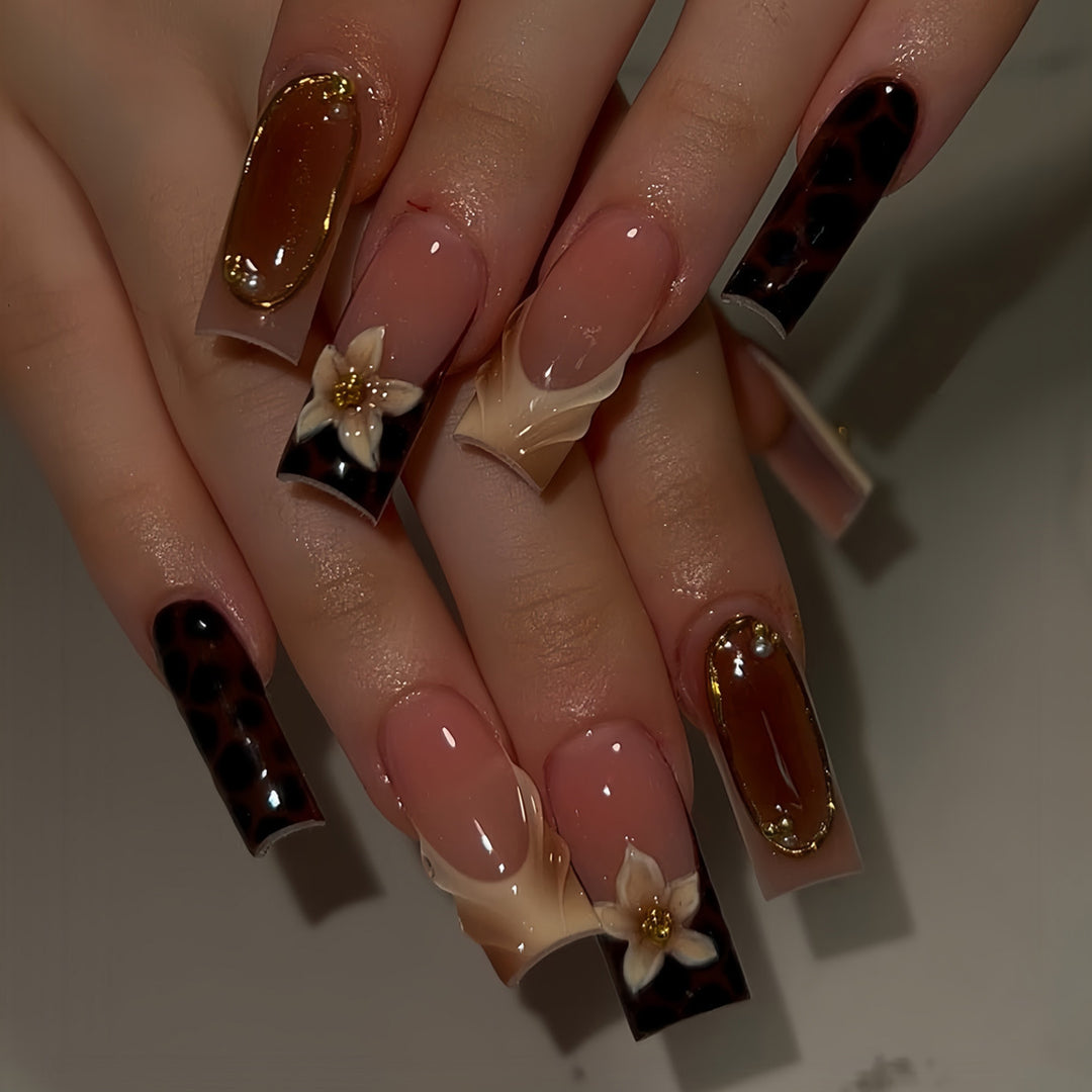Decorative Patterned Press-On Nail Extensions Kalsten