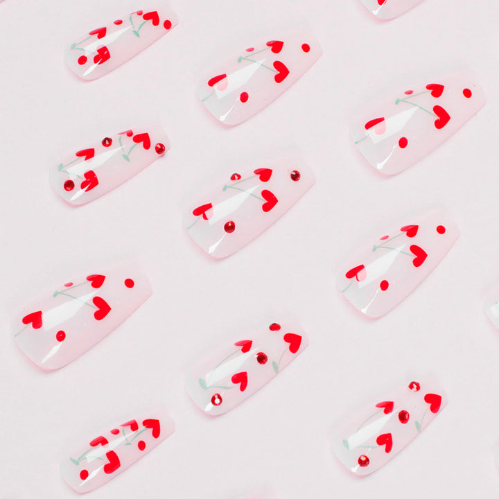 Artificial nail art with romantic heart design Kalsten