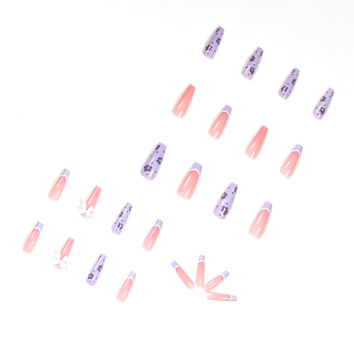 Artful Nail Extensions in Floral Design Kalsten