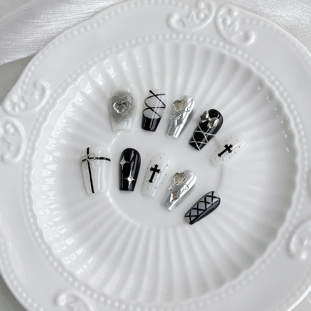 Artistic Press-On Nail Art Set with Unique Gothic and Decorative Design