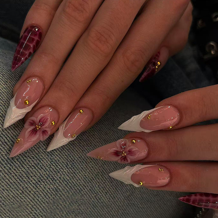 Artificial Nails in Elegant Modern Stiletto Style with Floral Design and Golden Accents Kalsten