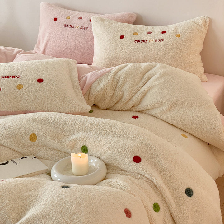Cozy teddy fleece bedding set with colorful dots and extra soft surface
