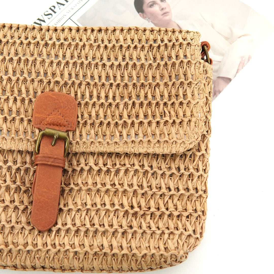 Shoulder bag made of sophisticated natural material with practical closure Kalsten