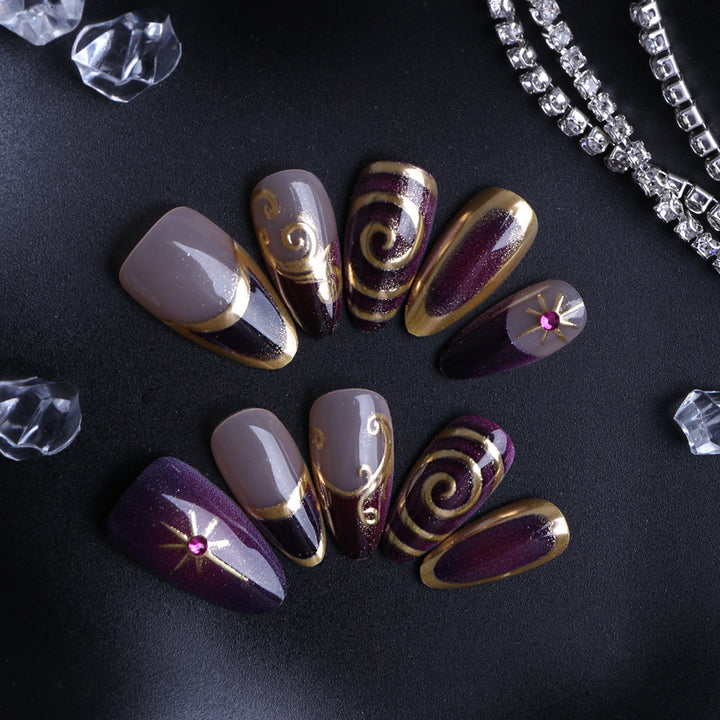 Elegant Artificial Nails with Luxurious Gold Design Kalsten