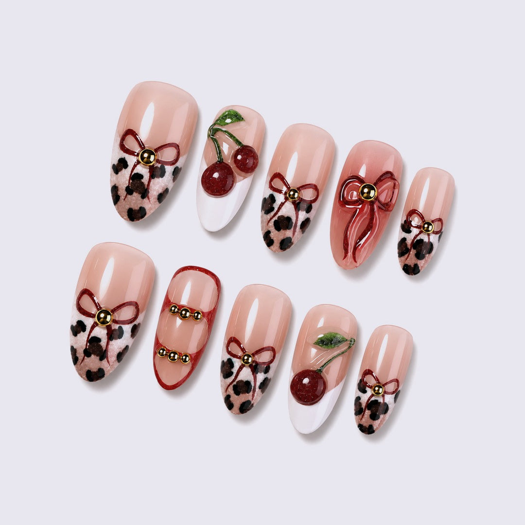 Nail set with stylish floral and animal accents Kalsten