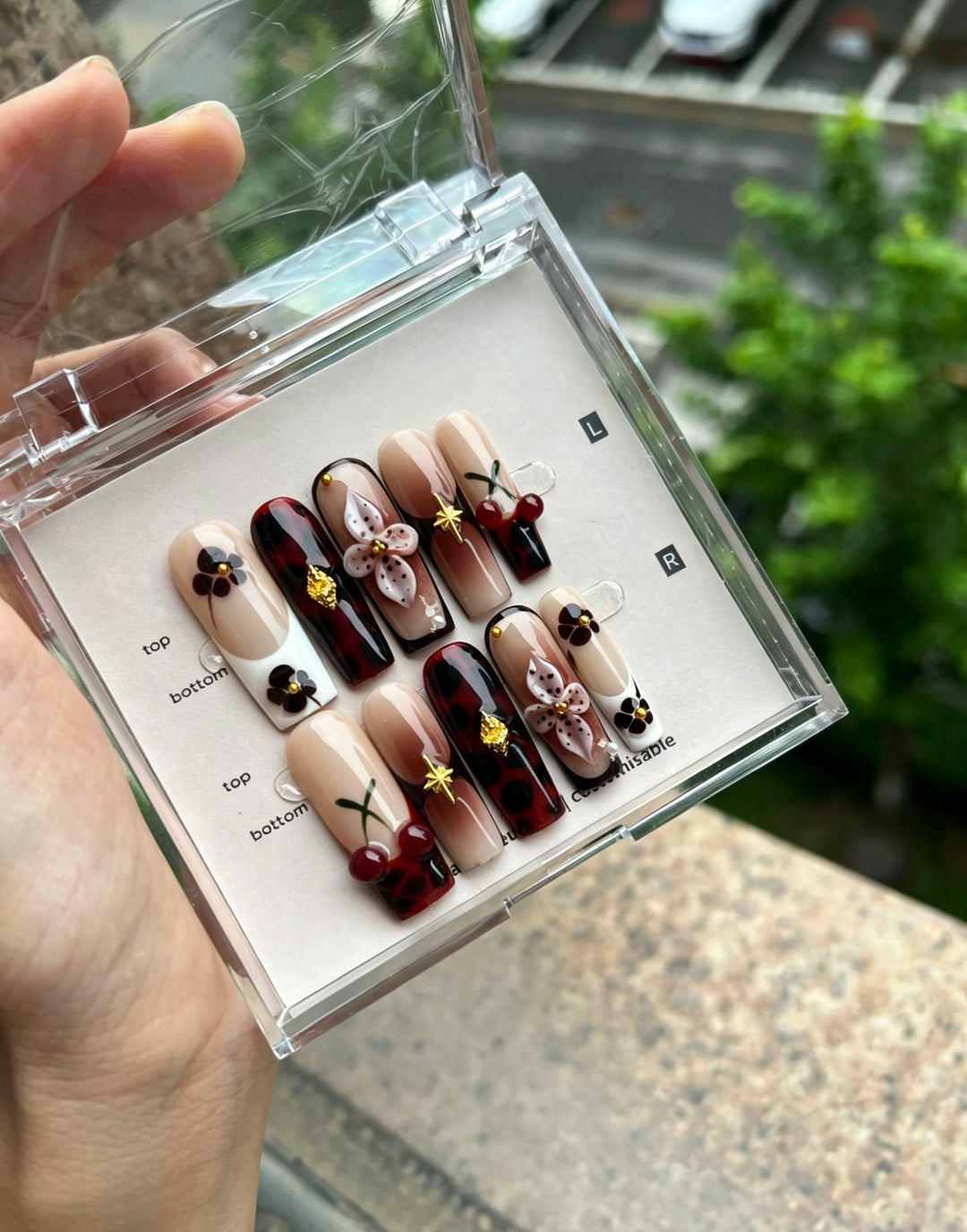 Artistic Decorative Press-On Nails Set