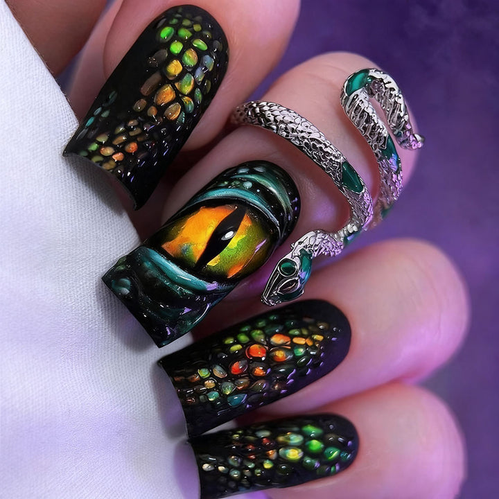Artistic nail decorations with 3D designs Kalsten