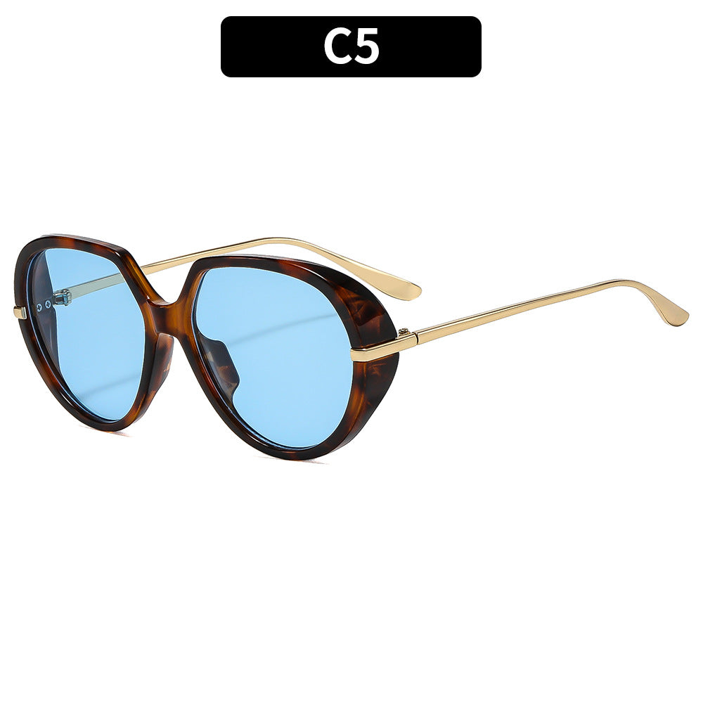Elegant Oversized Cat-Eye Sunglasses with Decorative Frame