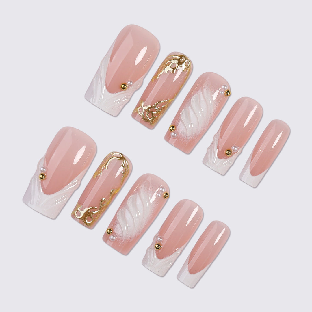 Decorative Press-On Nail Art Set with Elegant Gold Accents kalsten