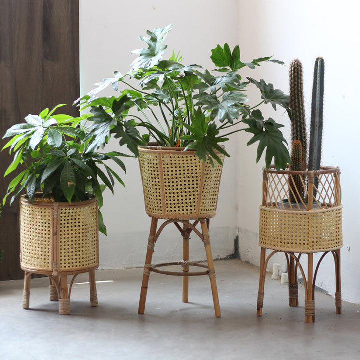 Stylish plant stand made of rattan Kalsten