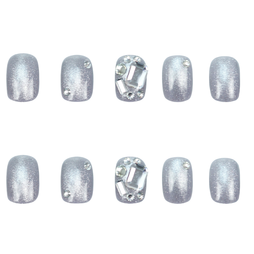 Glamorous Glitter Press-On Nail Art