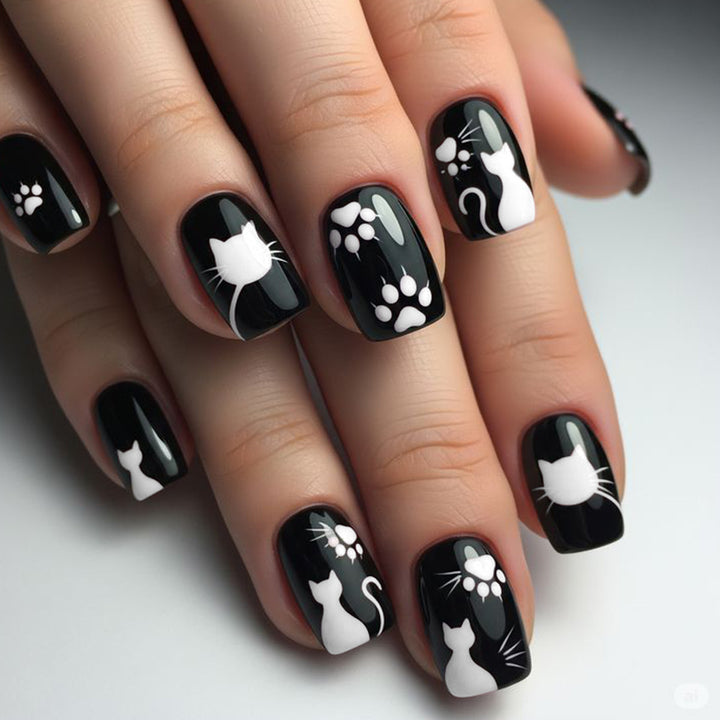 Whimsical Cat-Themed Press-On Nail Art Kalsten