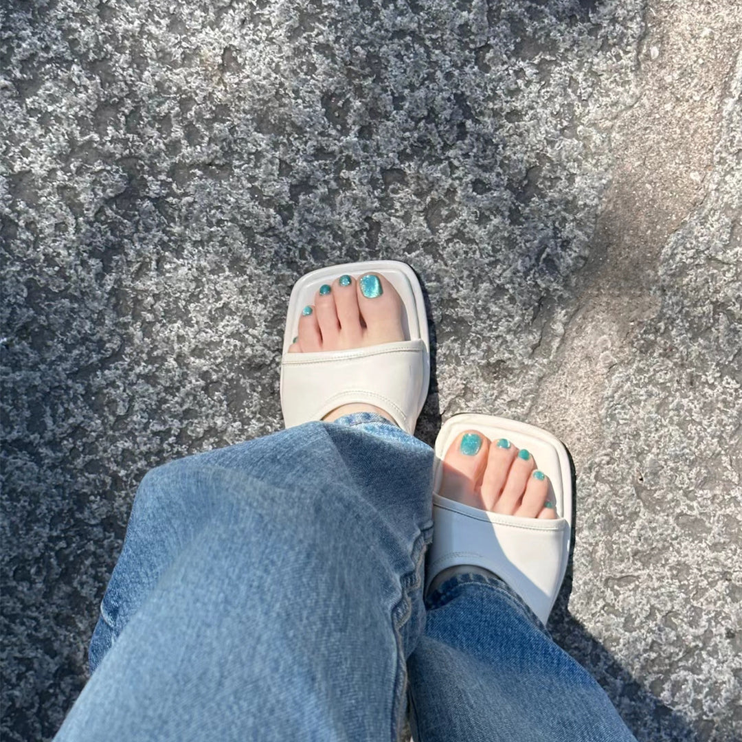 Glamorous Glittery Press-On Toenail Art Kalsten