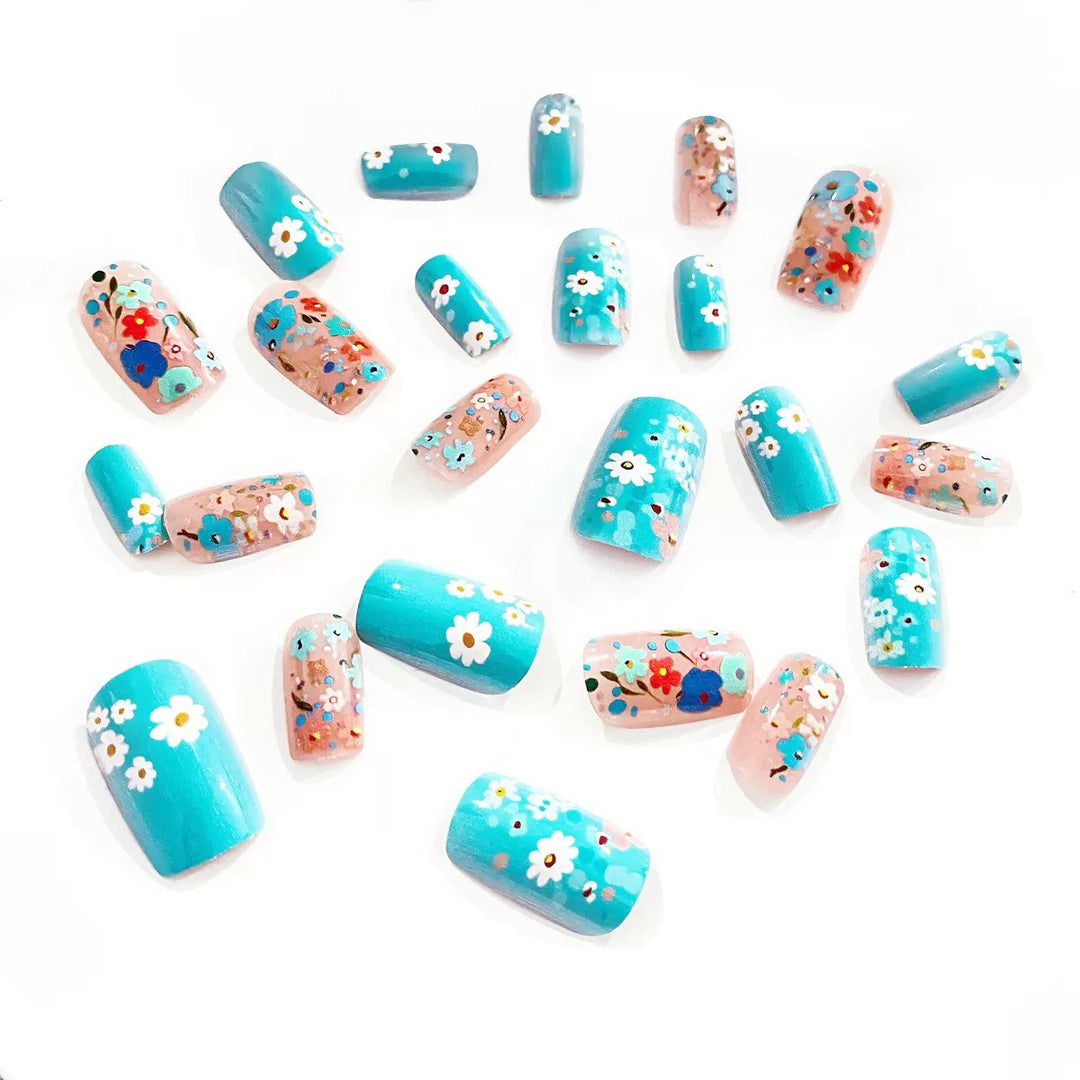 Nail set with floral 3D accents Kalsten