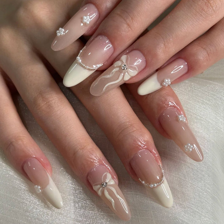 Artistic Almond-Shaped Press-On Nail Set with Elegant Floral Accents Kalsten