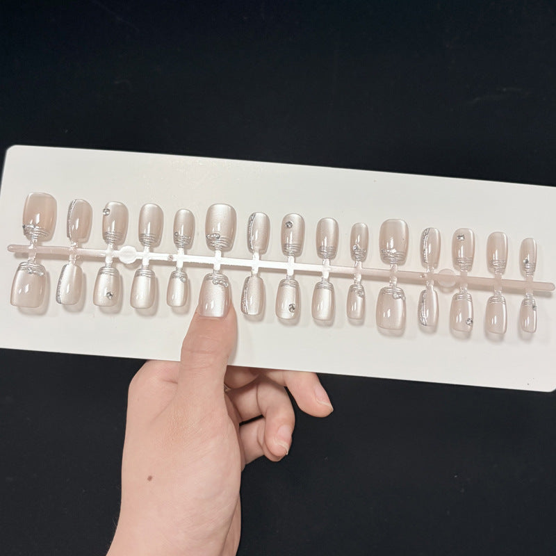 Elegant Decorative Press-On Nails with Metallic Accents Kalsten