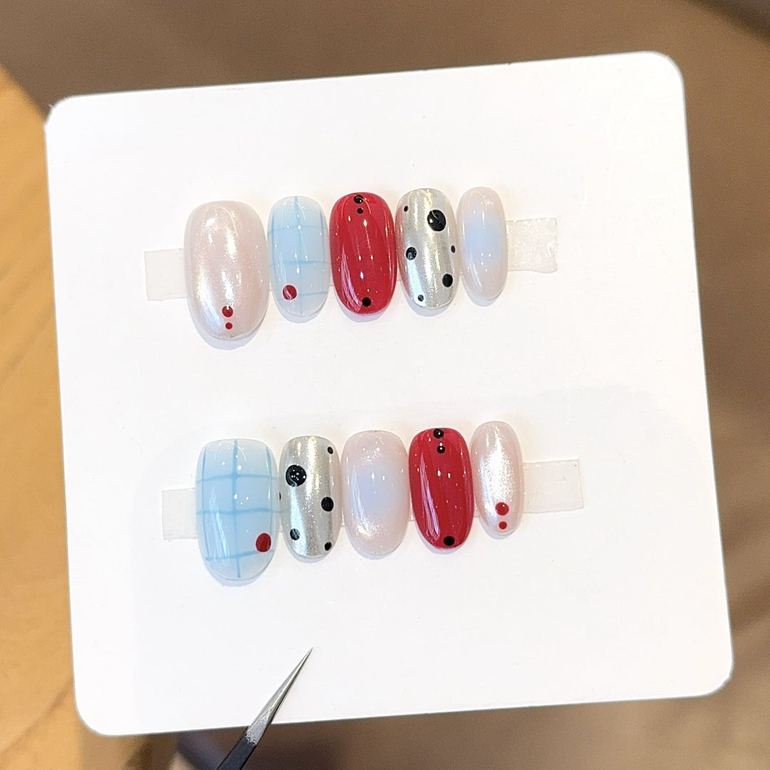 Artificials nails with creative geometric design and modern accents Kalsten