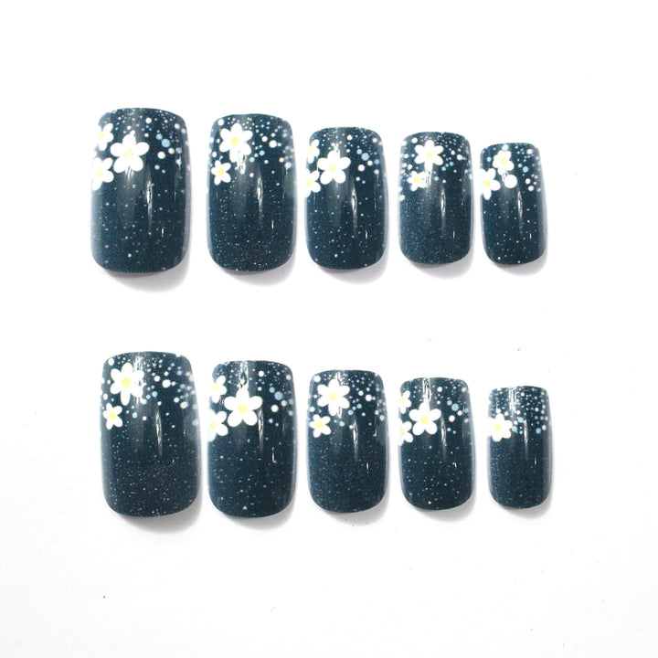 Artful Nail Tips with Flower Designs Kalsten