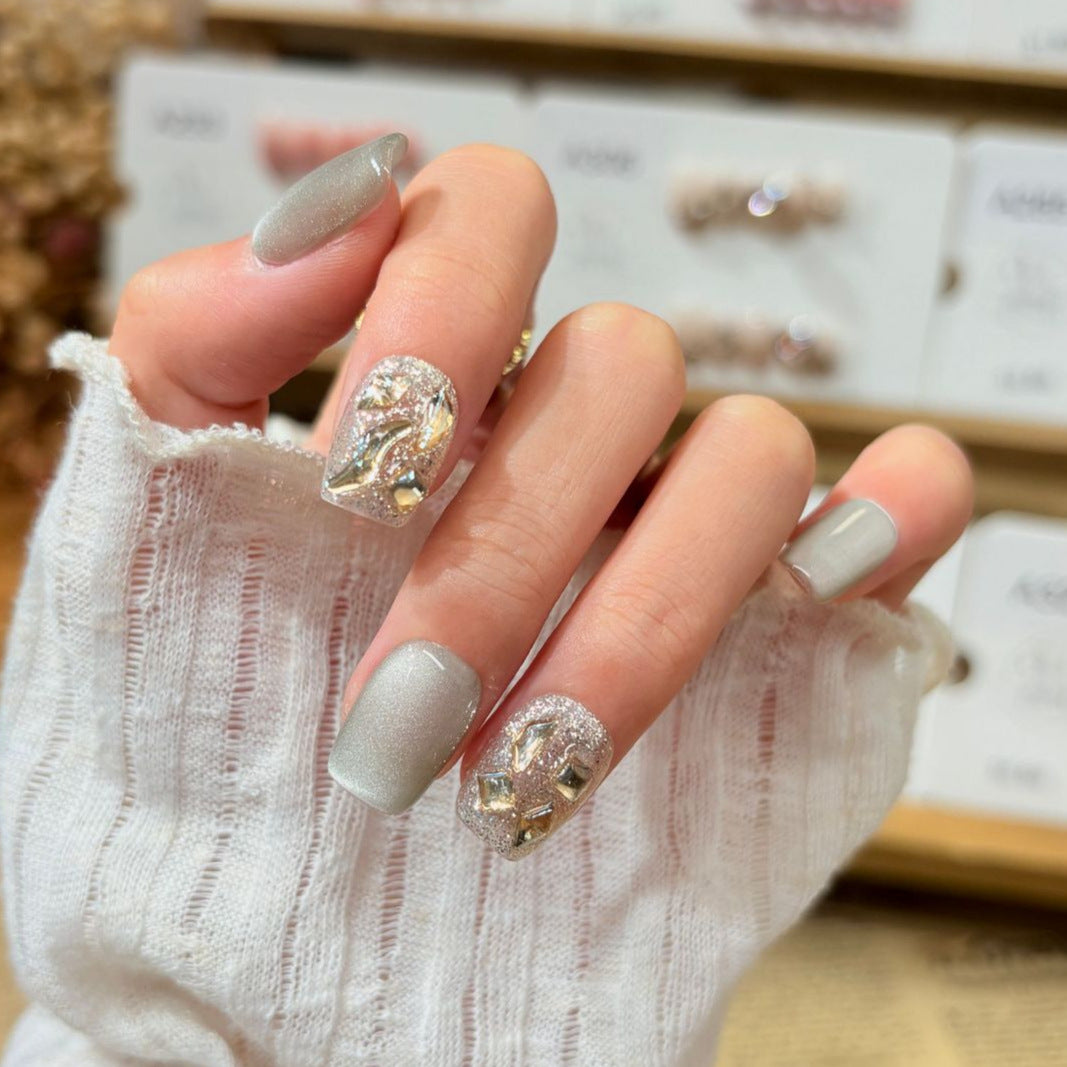 Decorative Press-On Nail Art Set with Sparkling Rhinestone Accents Kalsten