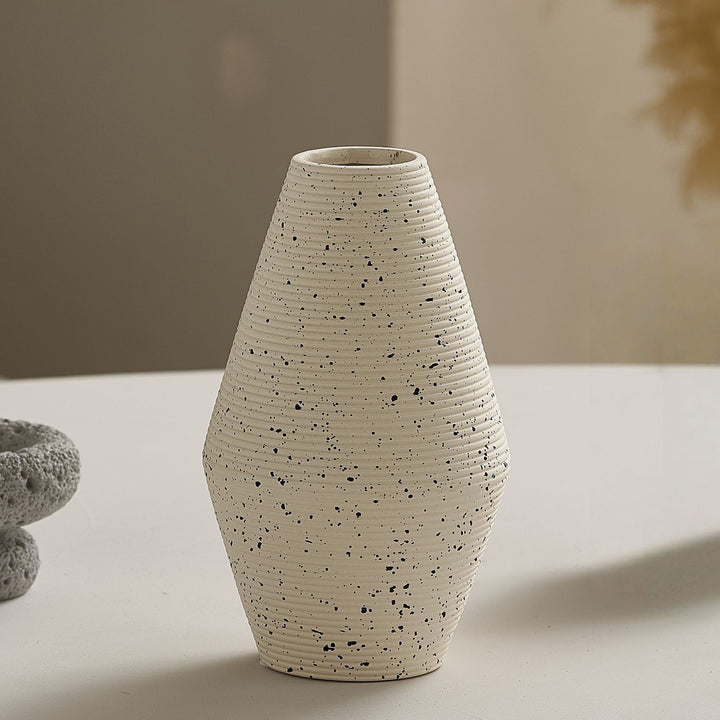 Elegant and Artistic Ceramic Vase Kalsten
