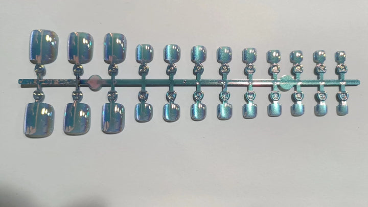 Artistic Press-On Nail Set with Iridescent Finish Kalsten