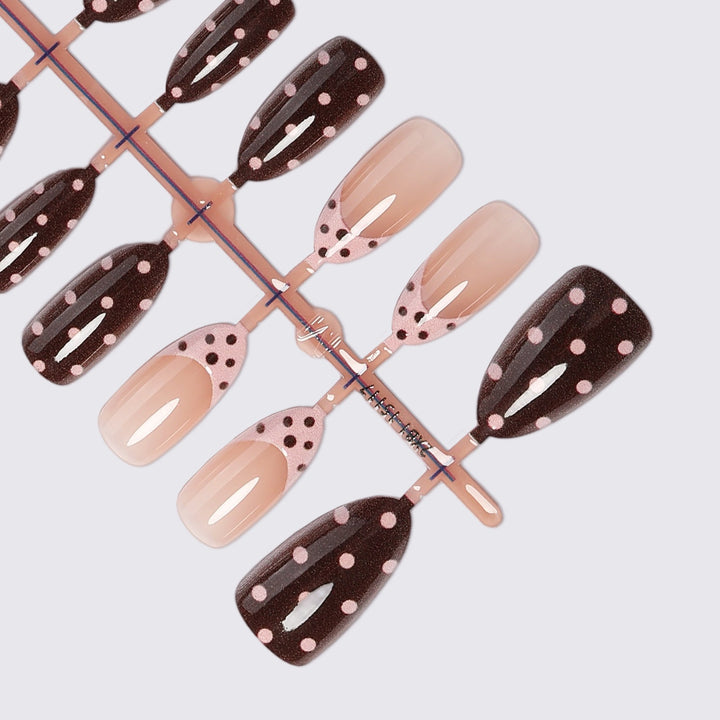 Artificial nail set with elegant zigzag and polka dots Kalsten