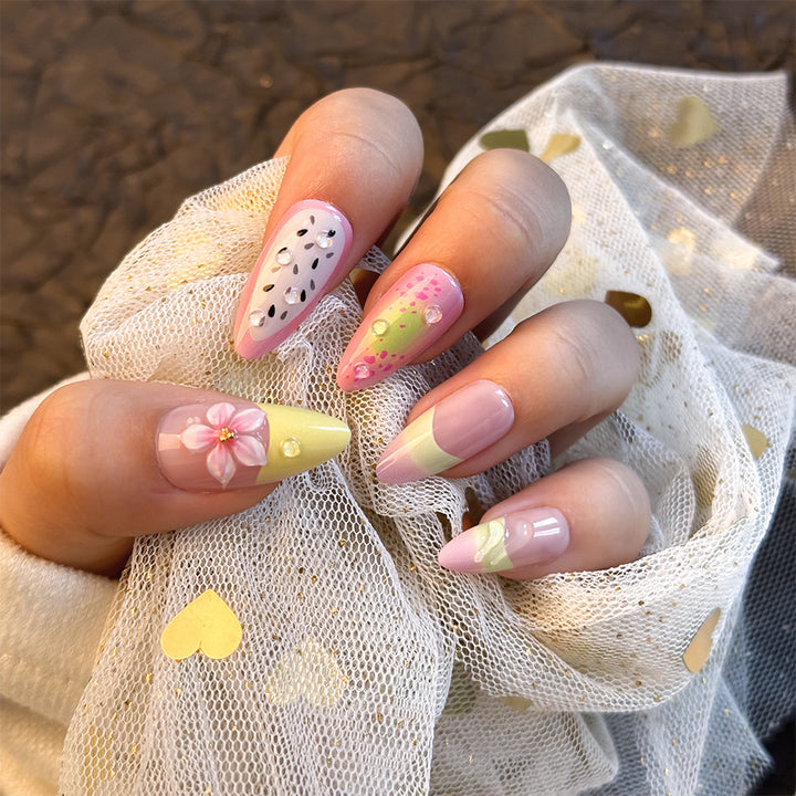 Artistic Floral-Patterned Press-On Nail Set Kalsten