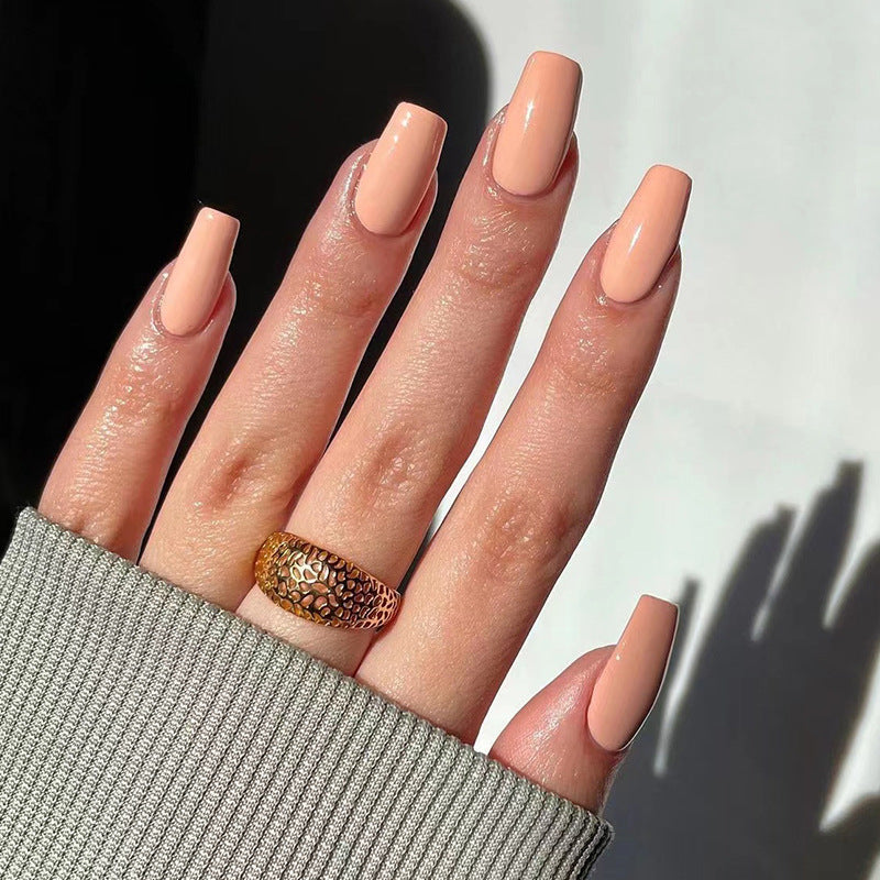 Stylish artificial nails in elegant gloss finish Kalsten
