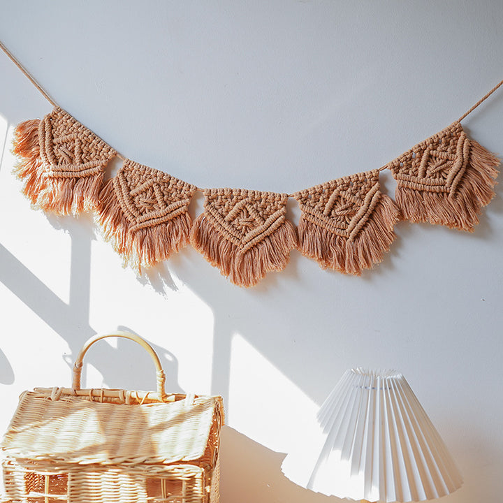 Decorative Macrame Banner Kalsten