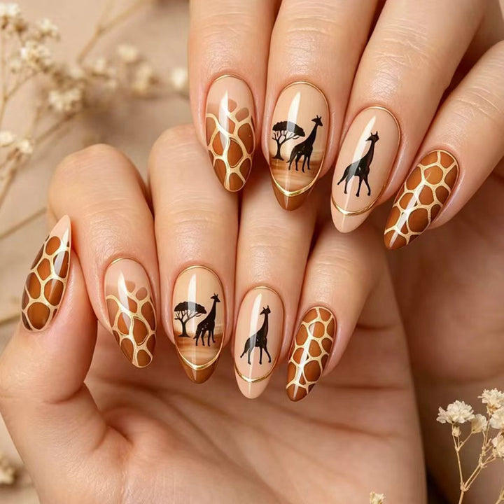 Nail art with animal motif and giraffe design Kalsten