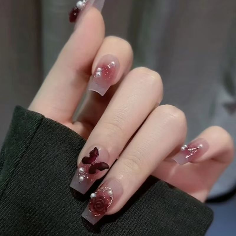 Artificial nails in classic French tip style Kalsten