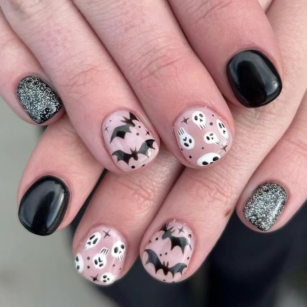 Spooky Halloween-Themed Nail Art Kalsten