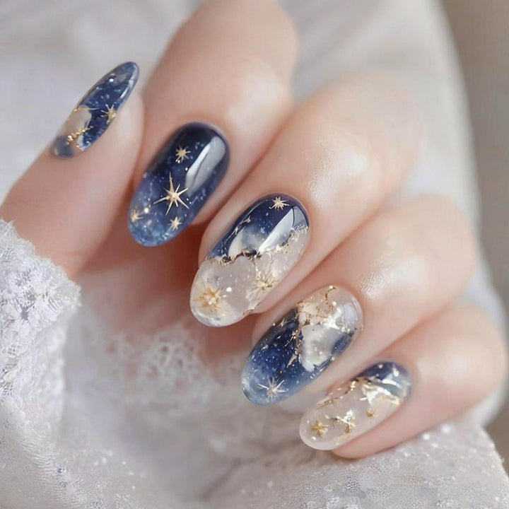 Acrylic nail set with glamorous star and glitter details Kalsten