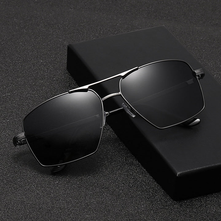 Men's modern sunglasses in an elegant frame Kalsten
